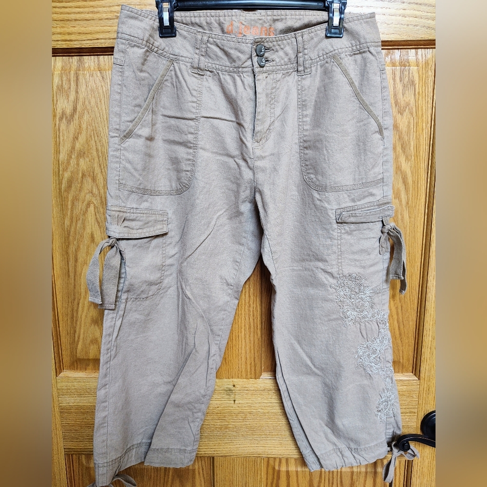 d. jeans Brown Linen Blend Embroidered Cargo Capris, Front/Back Pockets